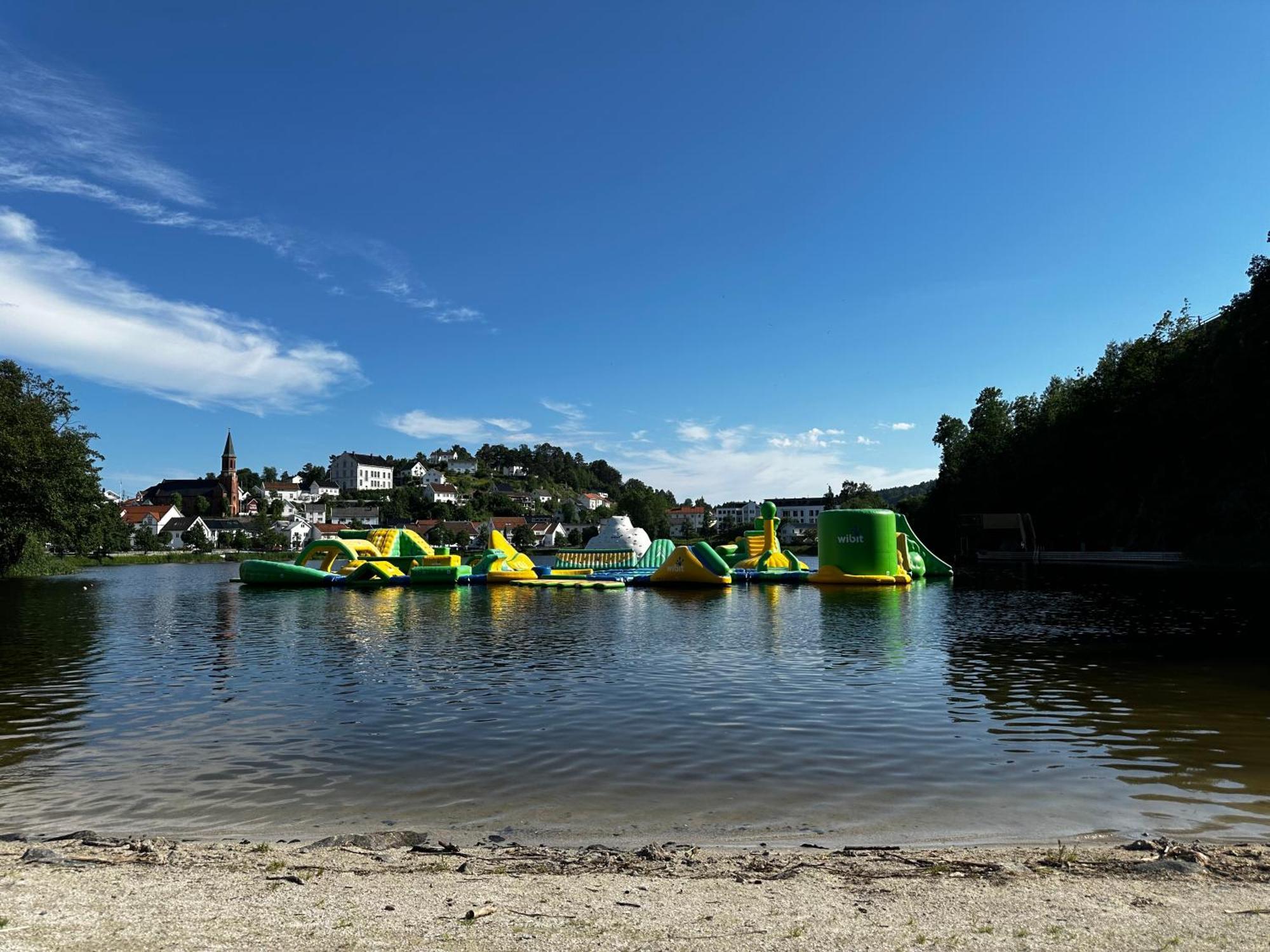 Familievennlig Apartment Tvedestrand Exterior foto